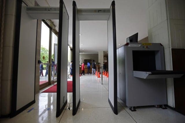 Broward County introduces metal detectors at two summer school sites