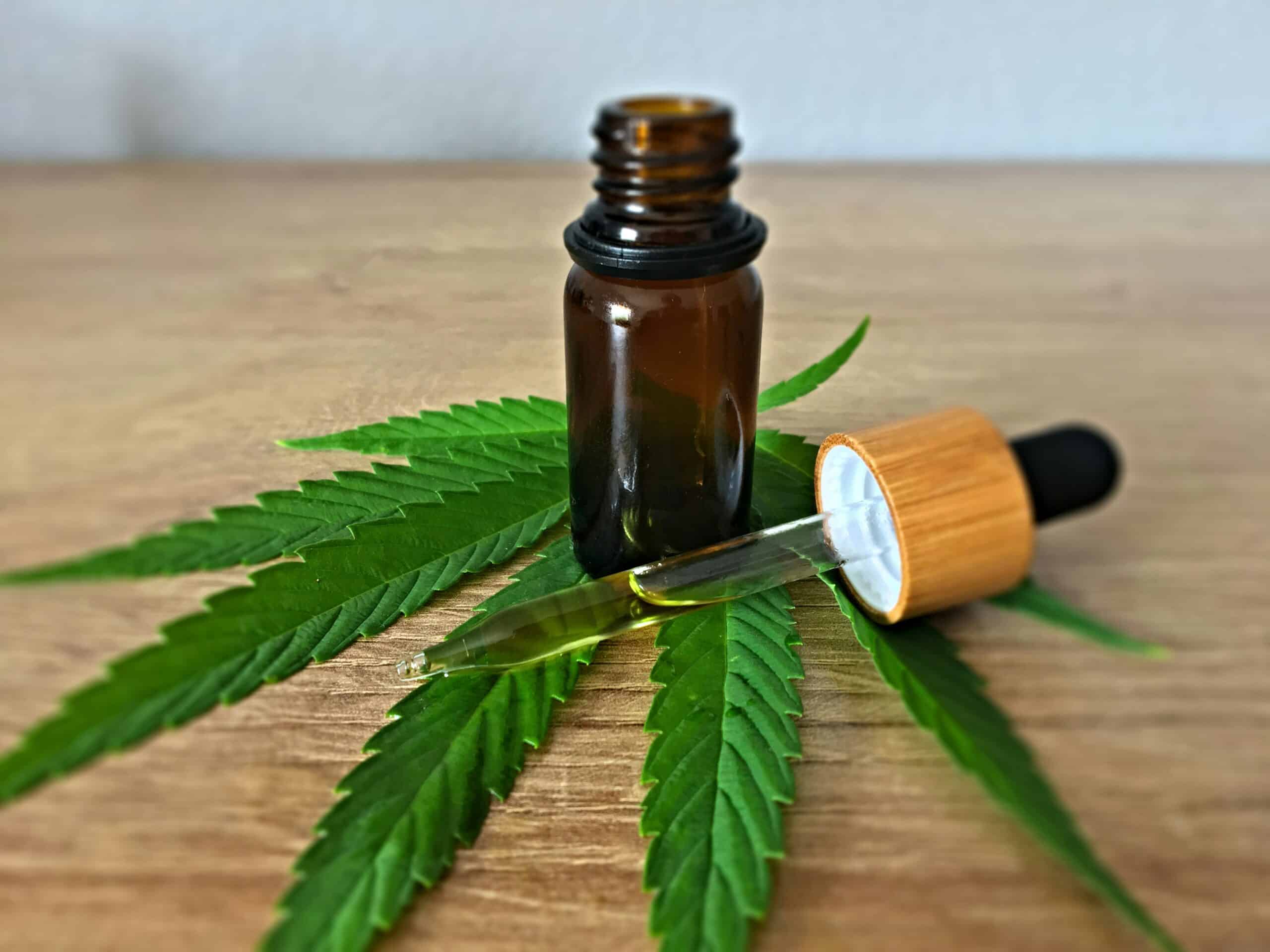 How CBD and THC work together for an everyday health routine?