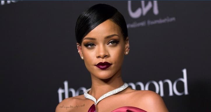 Rihanna to celebrate 10 years in music industry
