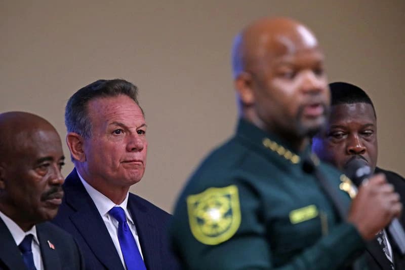 Broward Mayor Dale Holness Demands Scott Israel Fire Top Aide For Racist Remarks
