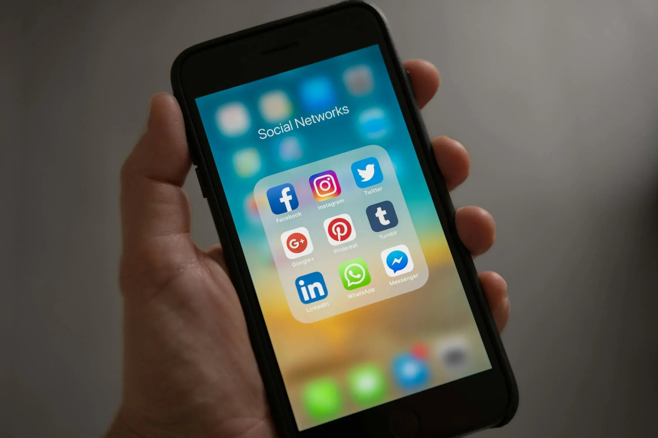 White House to require social media info on immigration applications