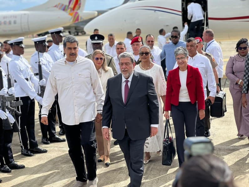 St. Vincent Prime Minister Gonsalves meets Maduro over Guyana-Venezuela border tensions