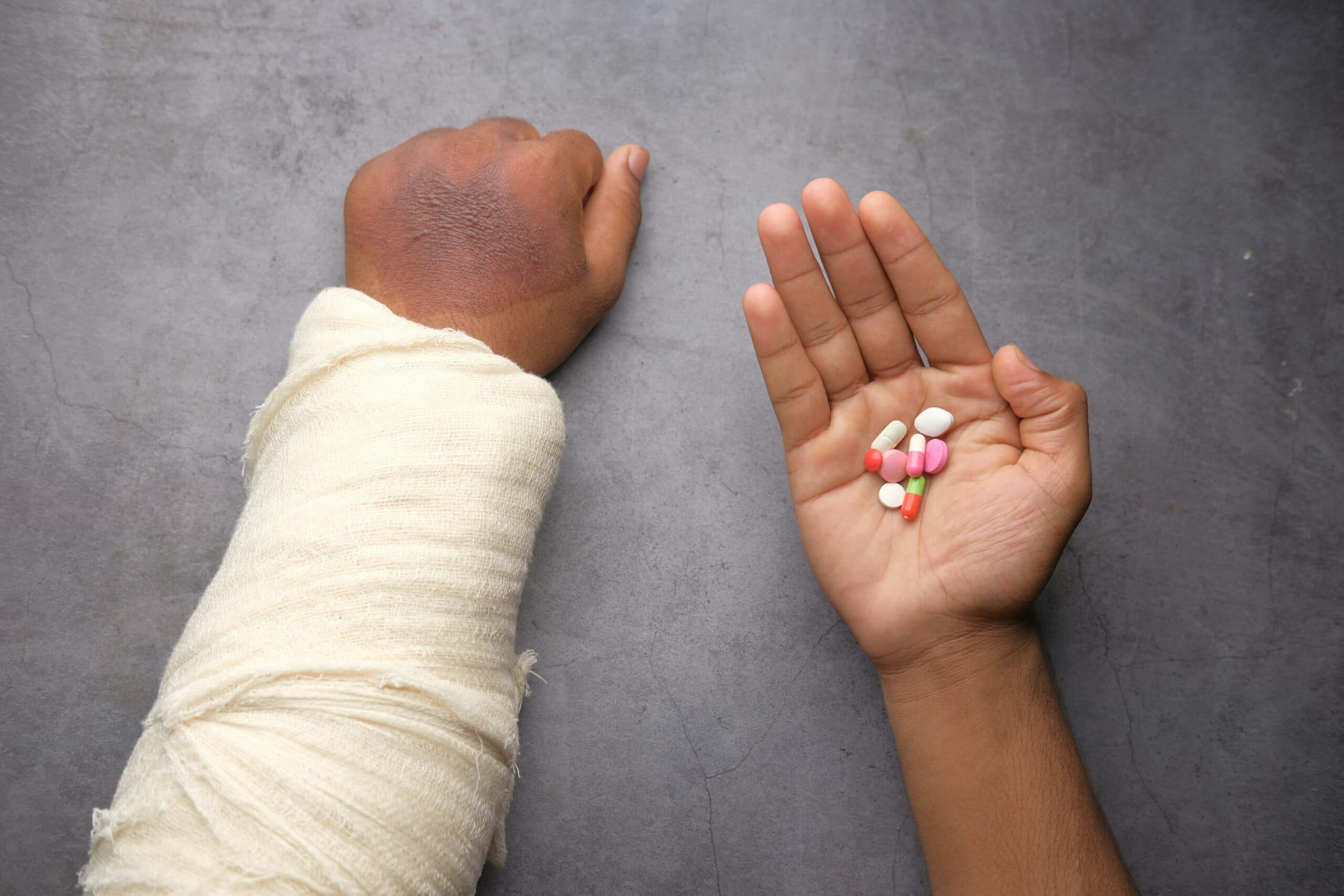 Realistic ways to navigate pain during injury recovery