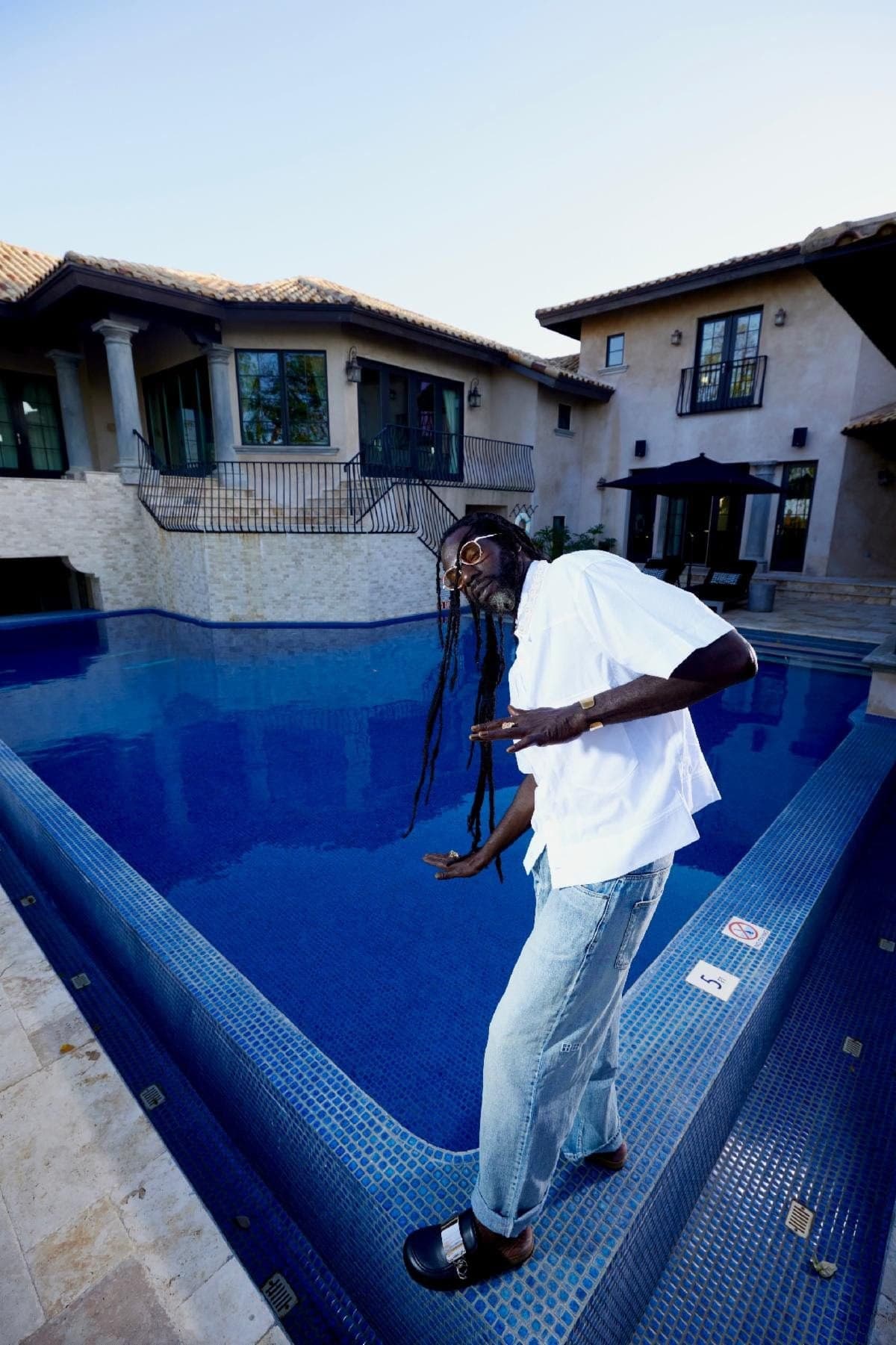 Jamaican reggae icon Buju Banton releases New Single “Coconut Wata (Sip)”