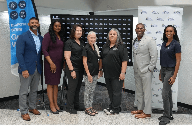 FPL awards $10,000 grant to boost STEM teacher innovation in Broward County