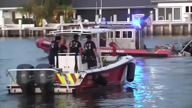 Four injured after boat crashes into seawall in Fort Lauderdale