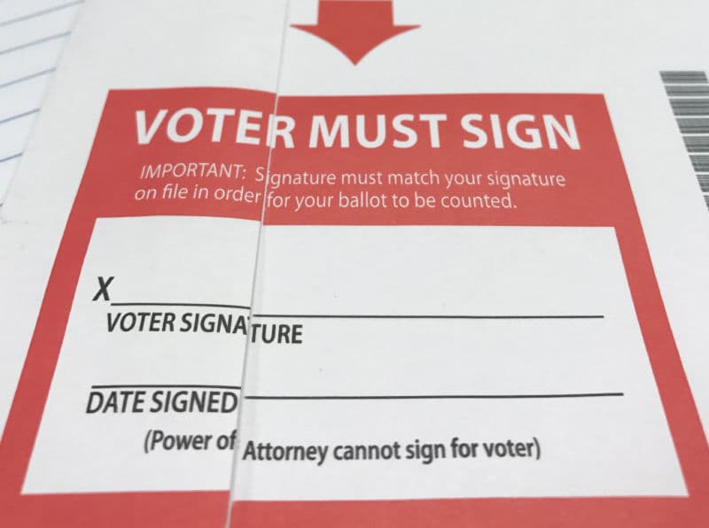 Florida court adjust voter signature problem