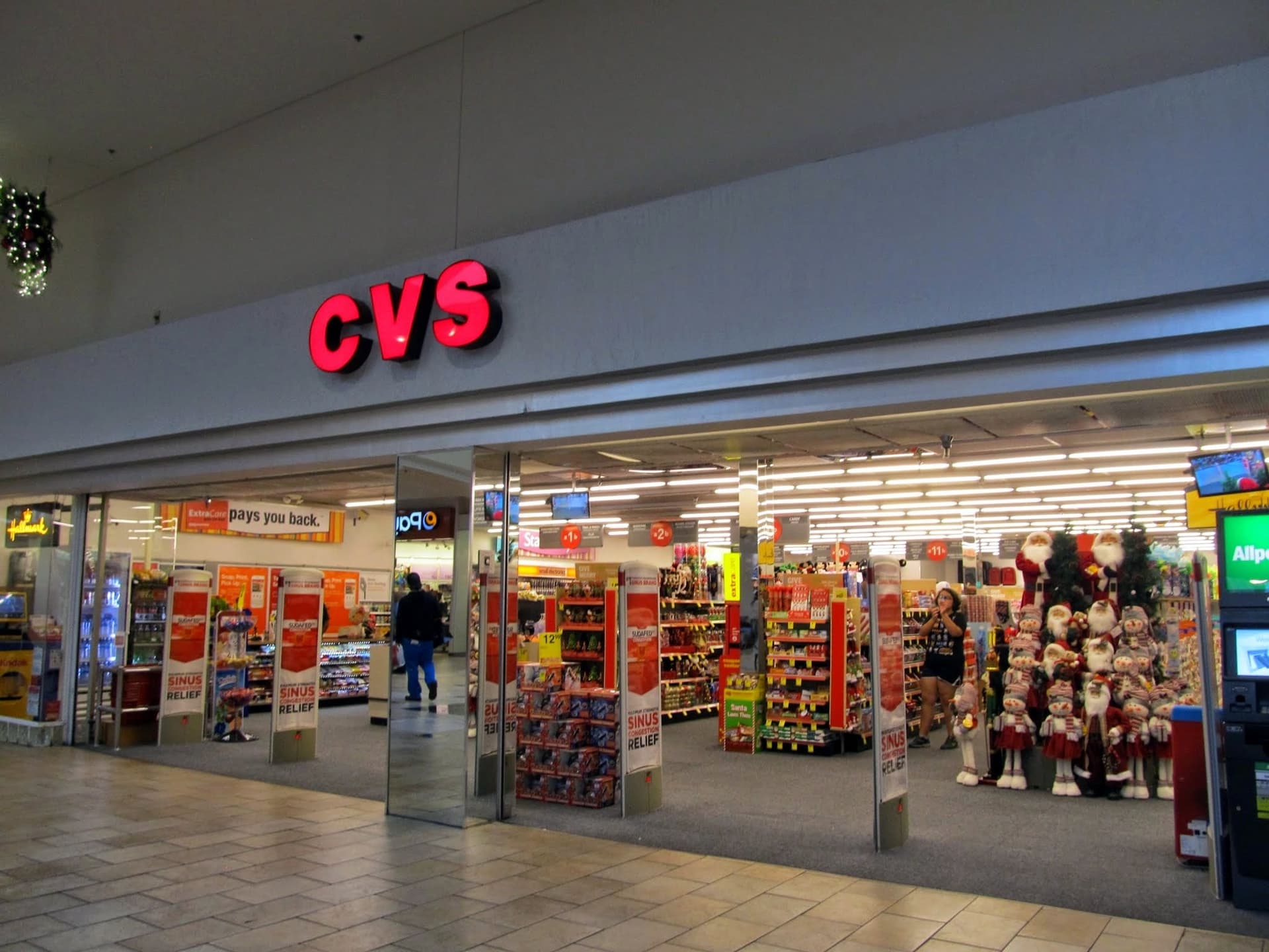 CVS Offering Virus Vaccine to Florida Teachers Under 50