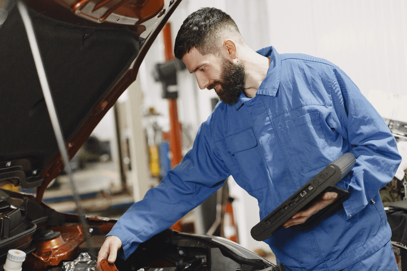 The Role of Advanced Diagnostics in Aston Martin Repair Services