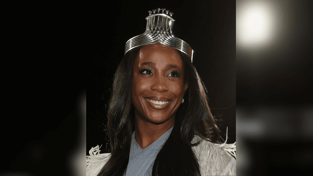 Serena Williams crowns Shelly-Ann Fraser-Pryce at ATHLOS Event in New York