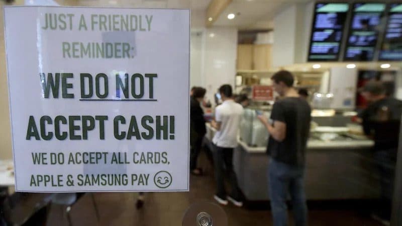 Bahamian-American Florida senator proposes ban on cashless businesses