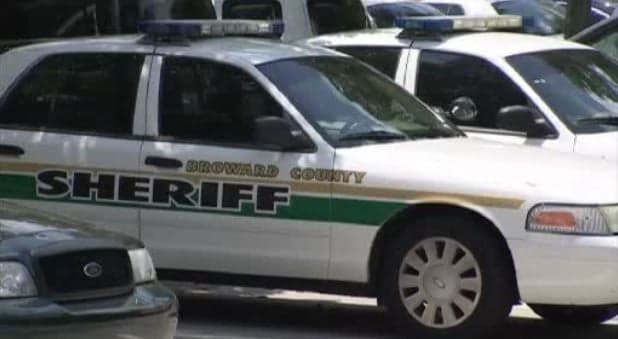 Armed bystander stops Dania Beach 7-Eleven robbers, leaves one dead