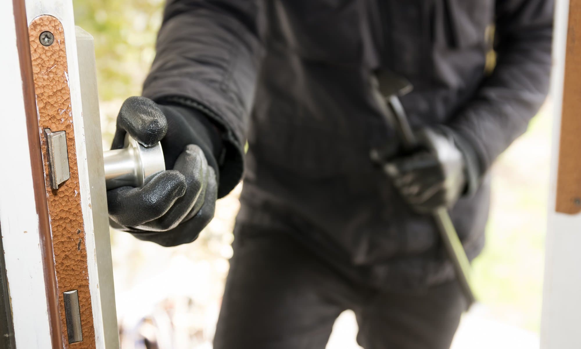 Does your door lock protect against this break-in method?