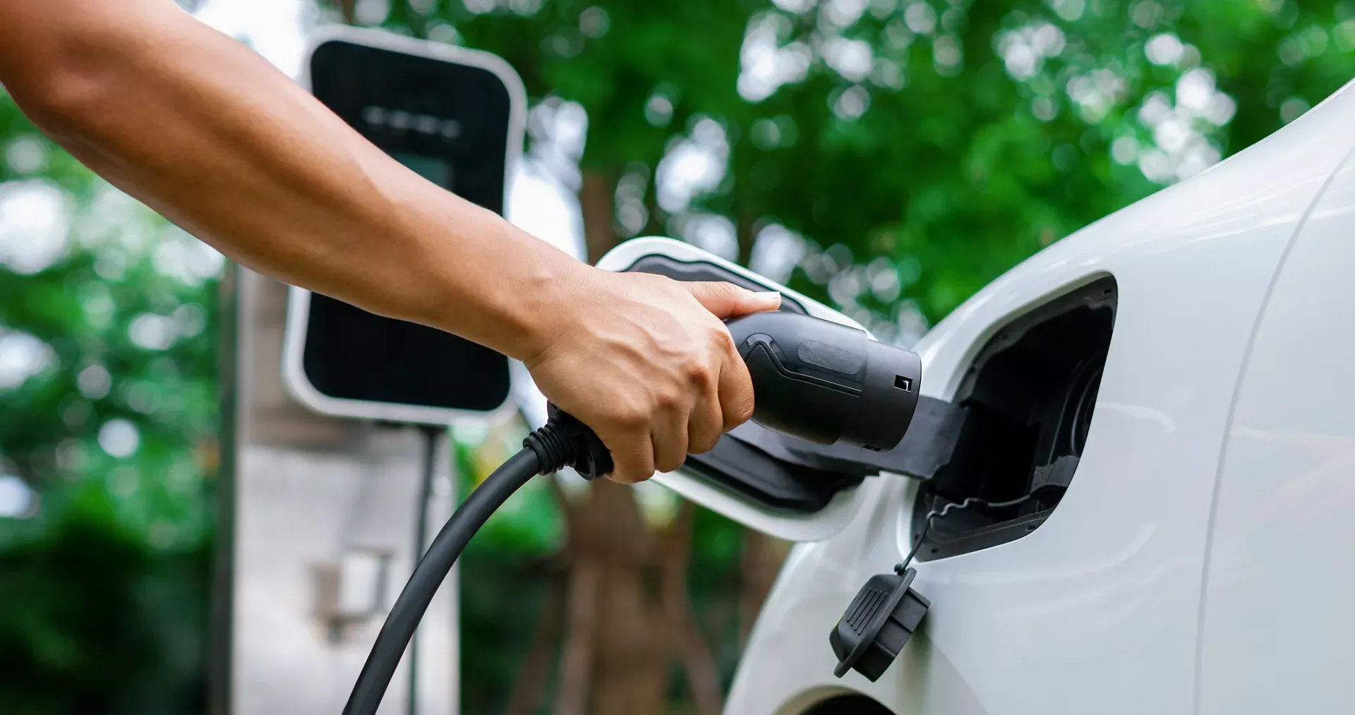 How To Choose The Right EV Charging Payment System For Your Business