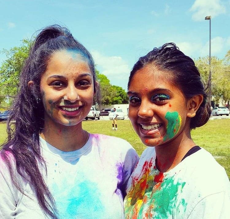 Festival of Colors takes over Brian Piccolo Park