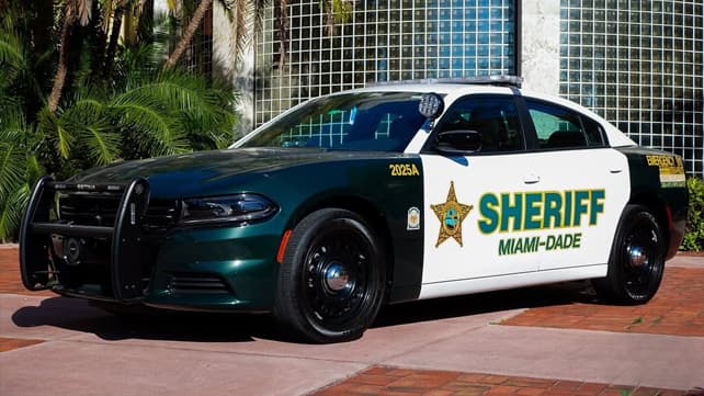 Miami-Dade deputy hospitalized after early-morning crash