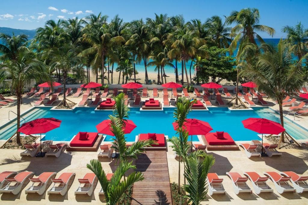 S Hotel earns top honors on Tripadvisor’s 2024 Travelers’ Choice