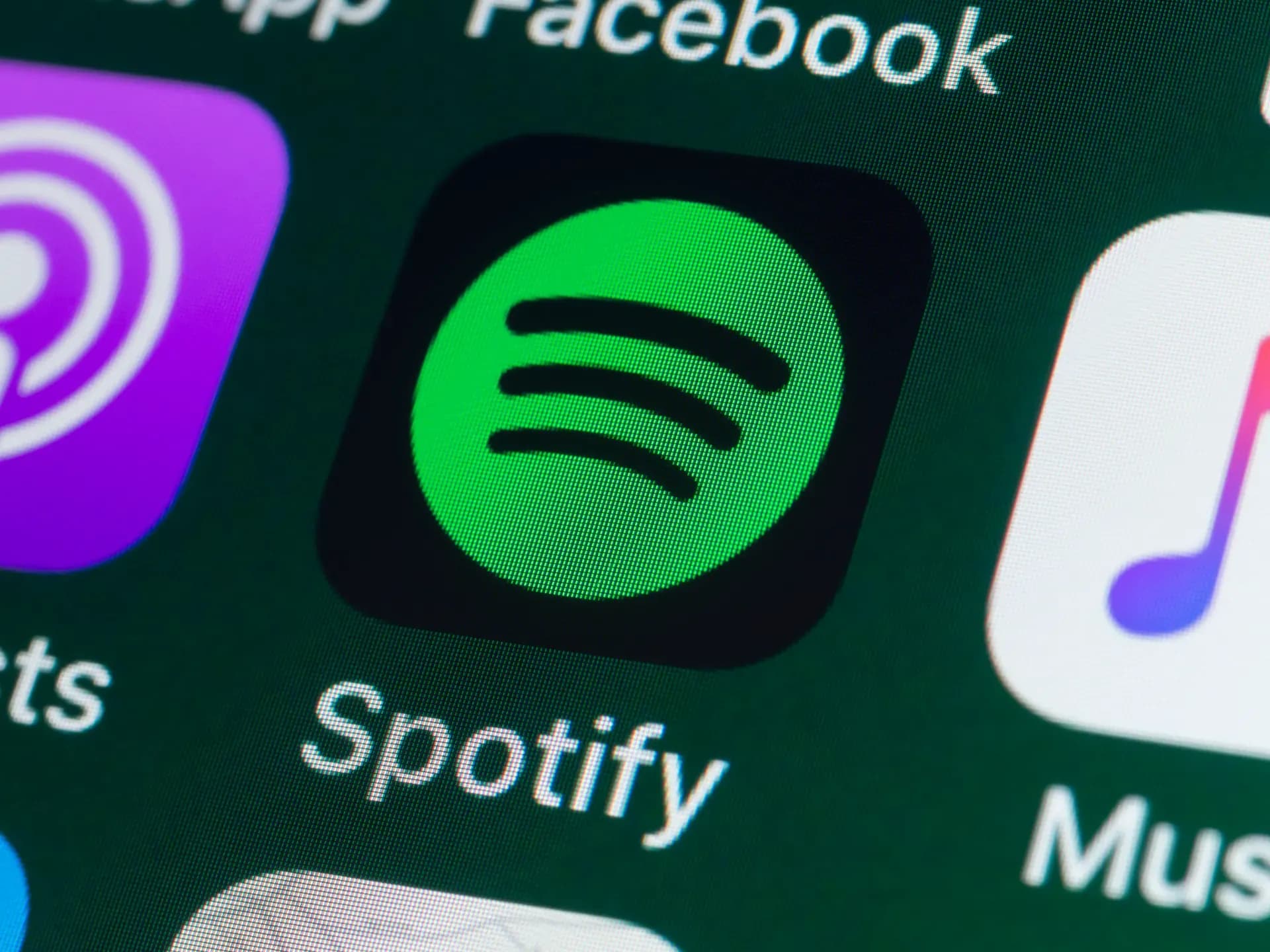 Easily transfer your playlists across streaming apps