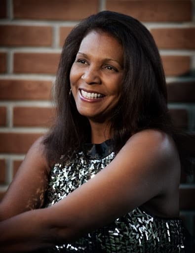 South Florida’s Sharon Forrester Reemerges with Reggae Rendition of “Simply Falling”