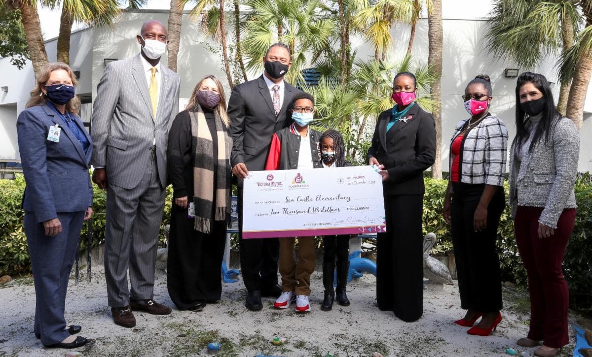 Victoria Mutual Gives Back to Elementary School in Broward County