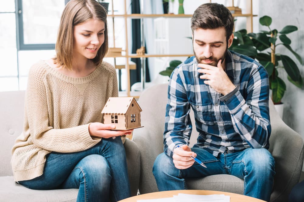 When to buy homeowners insurance during a home purchase?