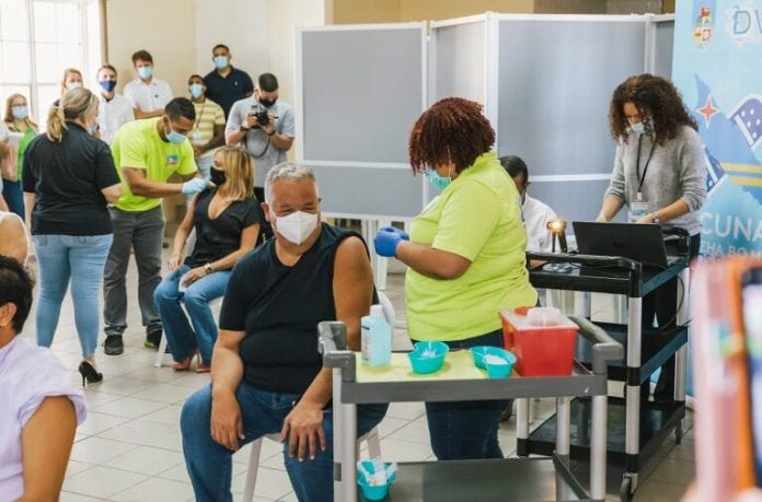 Aruba-1st-Vaccination-20-768x506