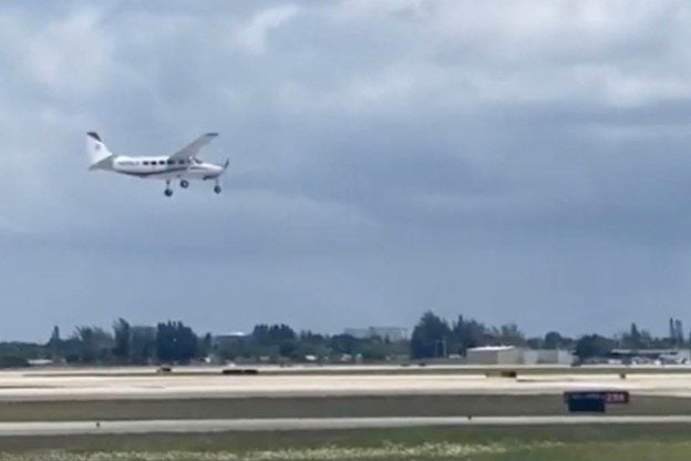 Florida Passenger lands plane after Pilot falls sick down