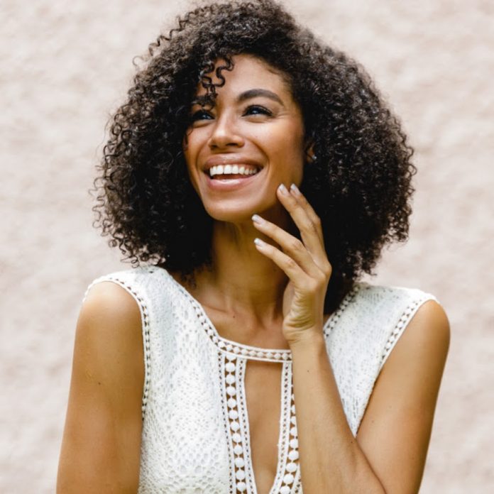 Yendi Phillipps ties the knot