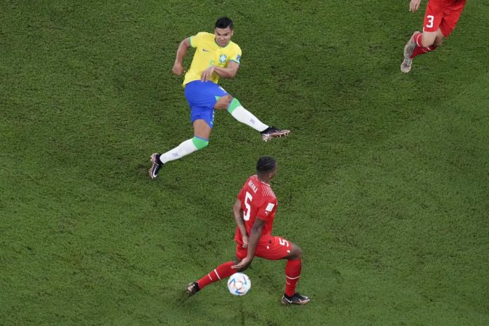 Brazil advances at World Cup with 1-0 win over Switzerland