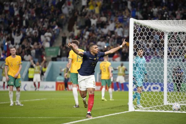 Giroud and Mbappe hungry for goals as France faces Denmark