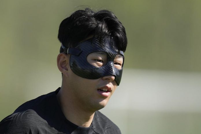 World Cup features Uruguay’s Suarez vs. South Korea’s Son