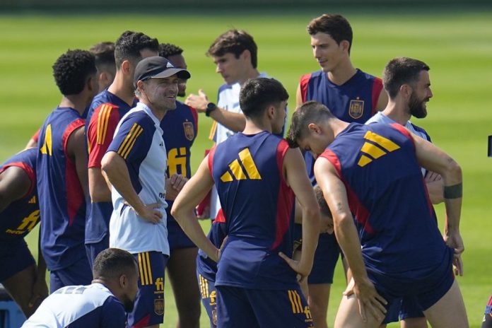 Young Spain squad makes World Cup debut against Costa Rica