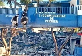 Criminal gang destroys police sub-station in Haiti