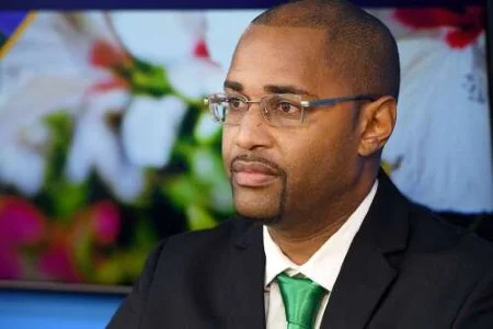 Bermuda’s former Transport Minister launches charter flight service