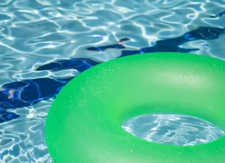Florida bill proposes free swimming lessons for low-income children pool