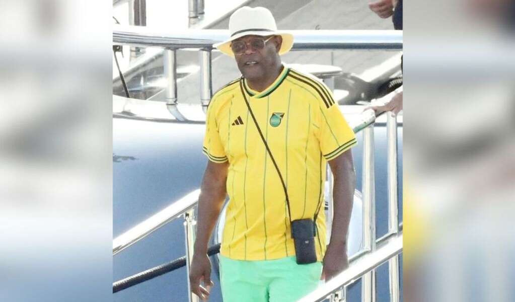 L’attore americano Samuel L. Jackson è stato visto vestito da Reggae Boyz giamaicano in Italia