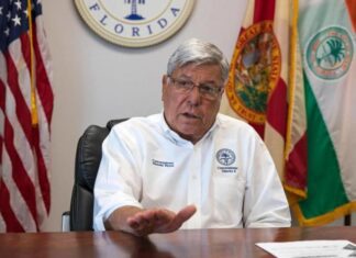 Miami commissioner reveals cancer diagnosis, runs for reelection manolo reyes commissioner miami