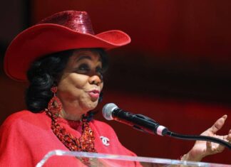 Congresswoman Frederica S. Wilson hosts congressional briefing on crime reduction in black communities Congresswoman Frederica Wilson