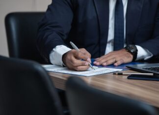 How construction lawyers help businesses navigate complex project disputes lawyer personal injury claim