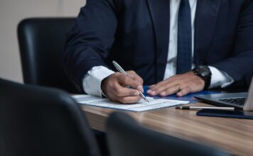 How construction lawyers help businesses navigate complex project disputes lawyer personal injury claim