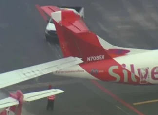 Silver Airways plane clips parked aircraft at Fort Lauderdale-Hollywood International Airport