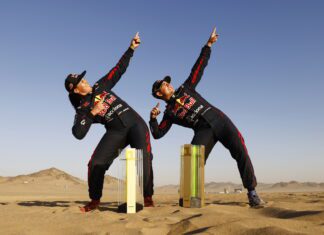 Fraser McConnell delivers first 2024 win for ACCIONA/SAINZ XE Team in Extreme E Extreme E 2024: Saudi Arabia Fraser McConnell