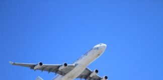 10 rescued after Bahamas-origin plane crashes off Florida coast plane