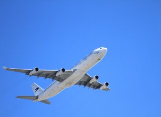 10 rescued after Bahamas-origin plane crashes off Florida coast plane