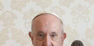 On Easter Monday, the world mourns the death of Pope Francis Pope Francis