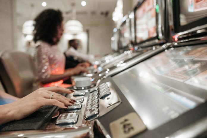 Comparing US and Caribbean slot game styles and features