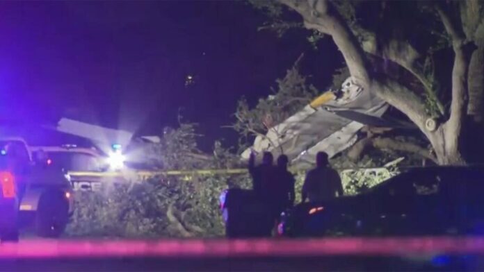 Four hospitalized after small plane crashes in Pembroke Pines