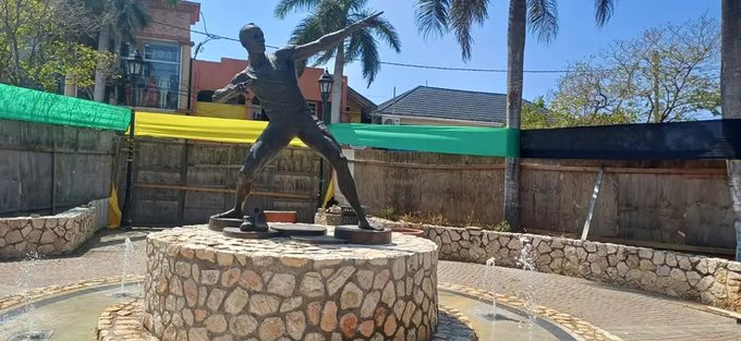 Usain Bolt statue