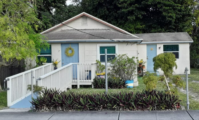 Bowles-Strachan House