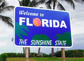 Why are so many New Yorkers moving to Florida, and what should they know before leaving NYC? Florida trip